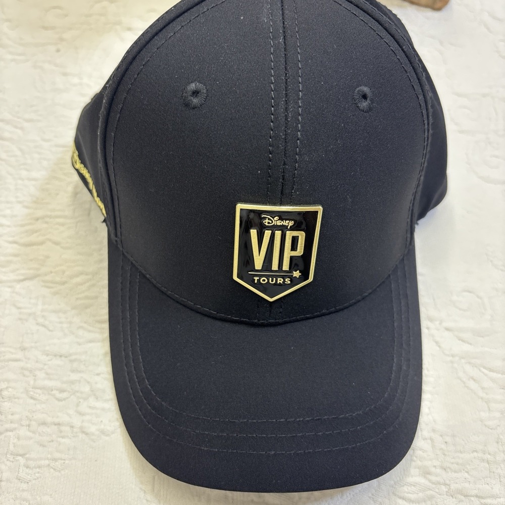 NWT Walt Disney World VIP Tours Exclusive Black Gold Adjustable Baseball Hat Cap